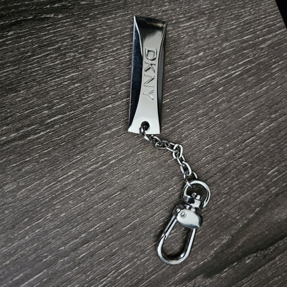 Authentic DKNY charm - Picture 1 of 3